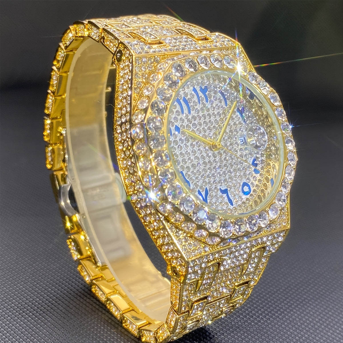 Klocka Magnus (herrklocka i guldfärg med strass & datumvisning)