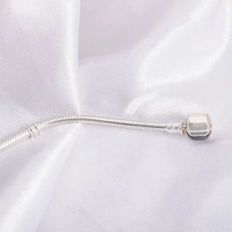Armband Helena (ormkedja i silverfärg – mjuk och stilren)