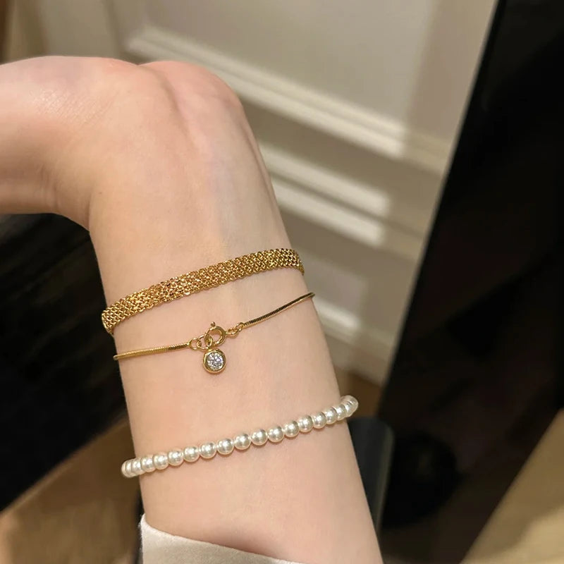 Armband Vera (enkelt silverfärgat armband – stilren design)