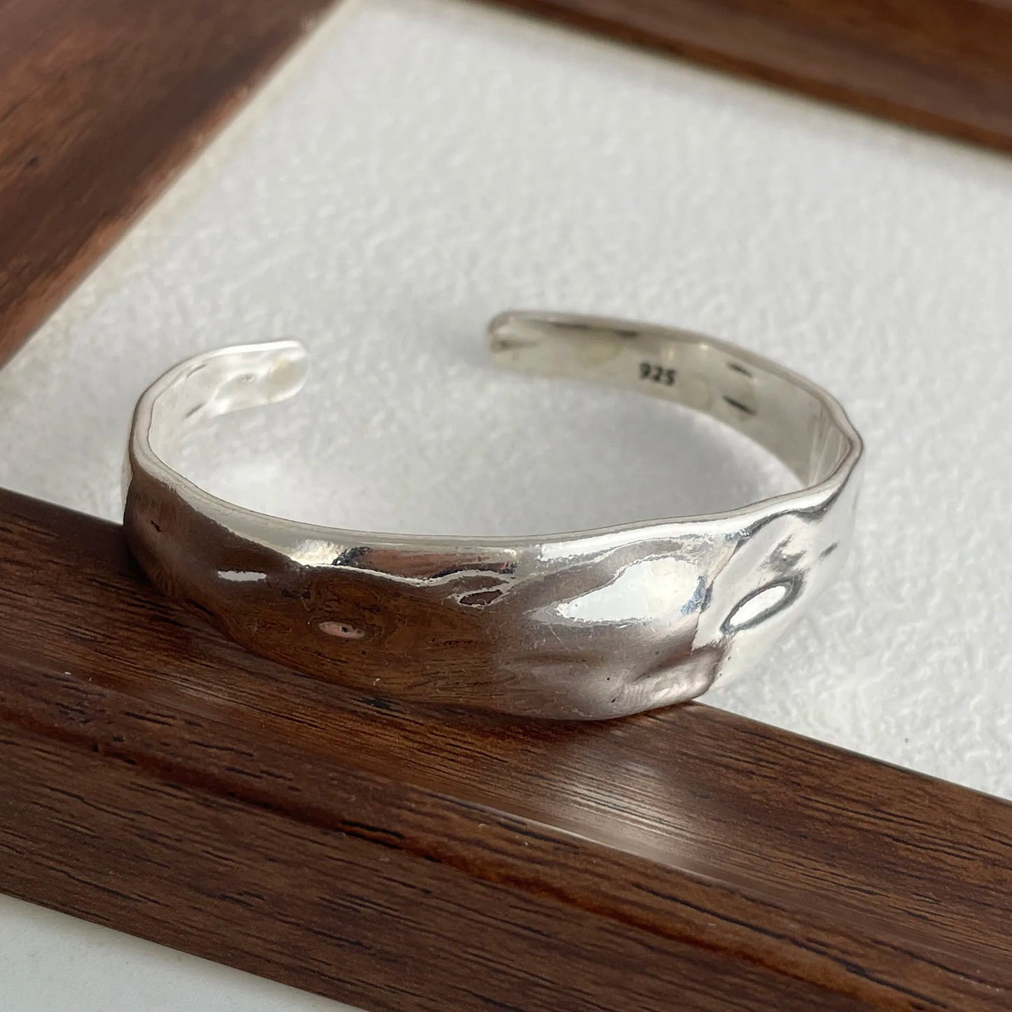Armband Alma (brett armband i lagerdesign med stjärnor & hänge)