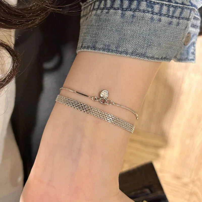 Armband Vera (enkelt silverfärgat armband – stilren design)