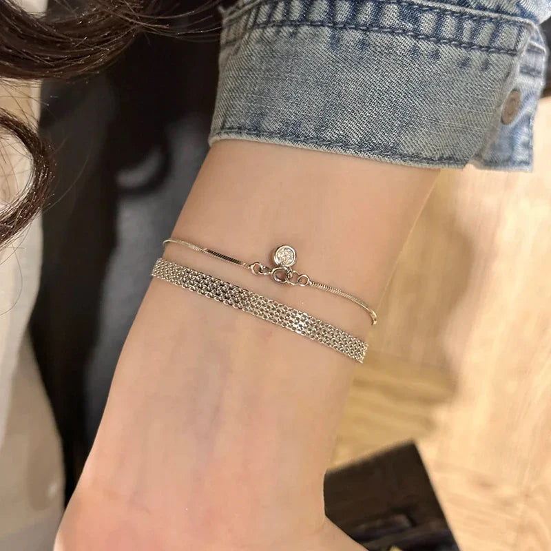 Armband Vera (enkelt silverfärgat armband – stilren design)