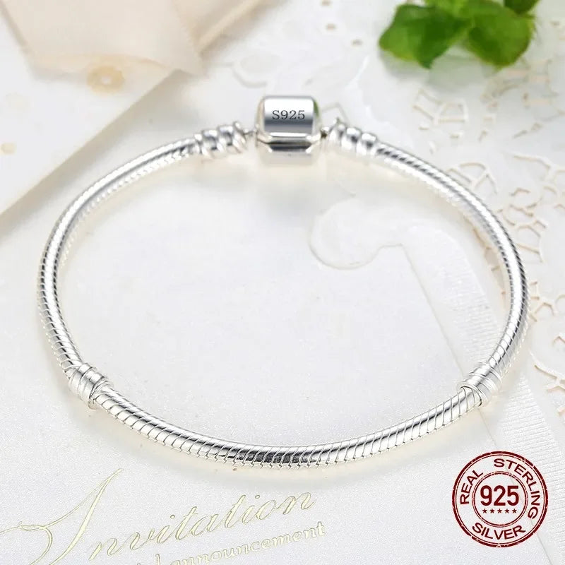 Armband Helena (ormkedja i silverfärg – mjuk och stilren)