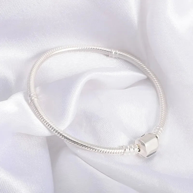 Armband Helena (ormkedja i silverfärg – mjuk och stilren)