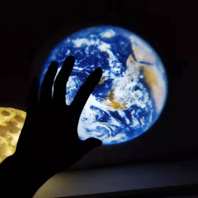 PlanetLjus™ – Jord & Måne Projektorlampa