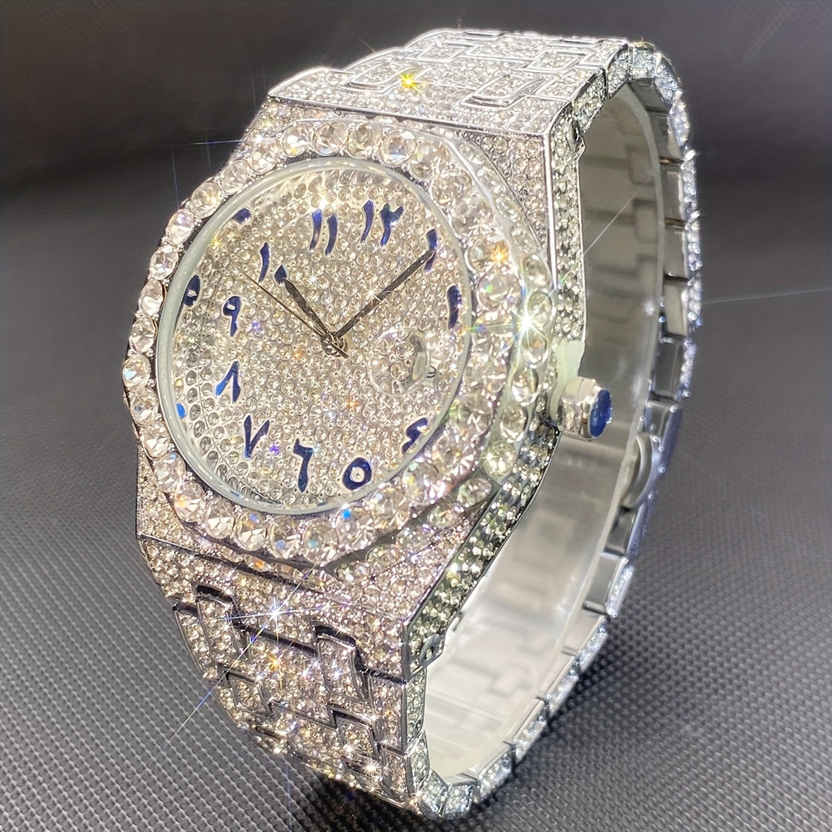 Klocka Magnus (herrklocka i guldfärg med strass & datumvisning)