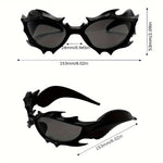 Flame Horns-briller – streetwear med svarte innfatninger og metallpigger