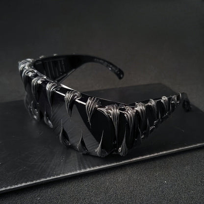 Unika solglasögon – hajtandsdesign & handgjorda detaljer