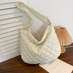 MolnVäska – Mjuk axelväska med stor kapacitet