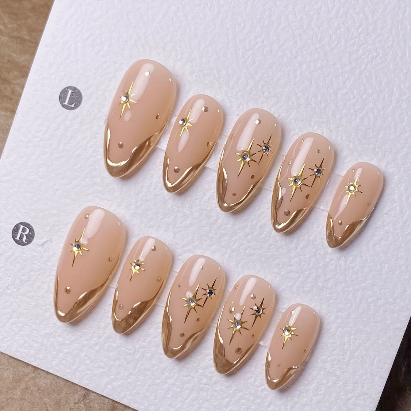 GoldenBurst™ – Lyxiga Guldnaglar med Stjärndesign (10-pack)