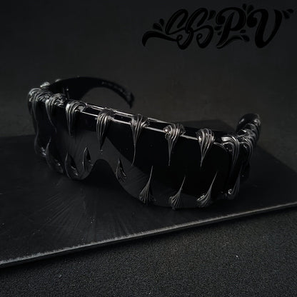 Unika solglasögon – hajtandsdesign & handgjorda detaljer