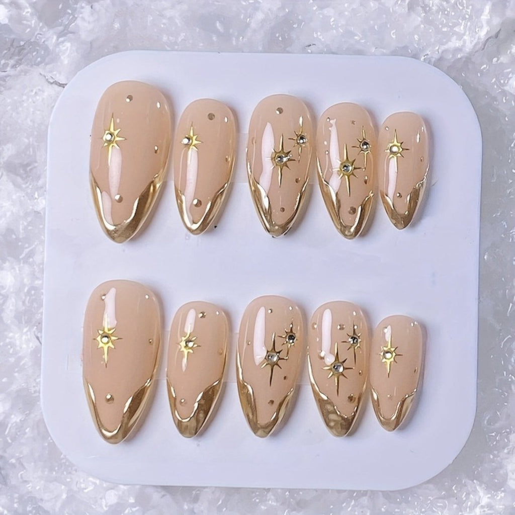 GoldenBurst™ – Lyxiga Guldnaglar med Stjärndesign (10-pack)