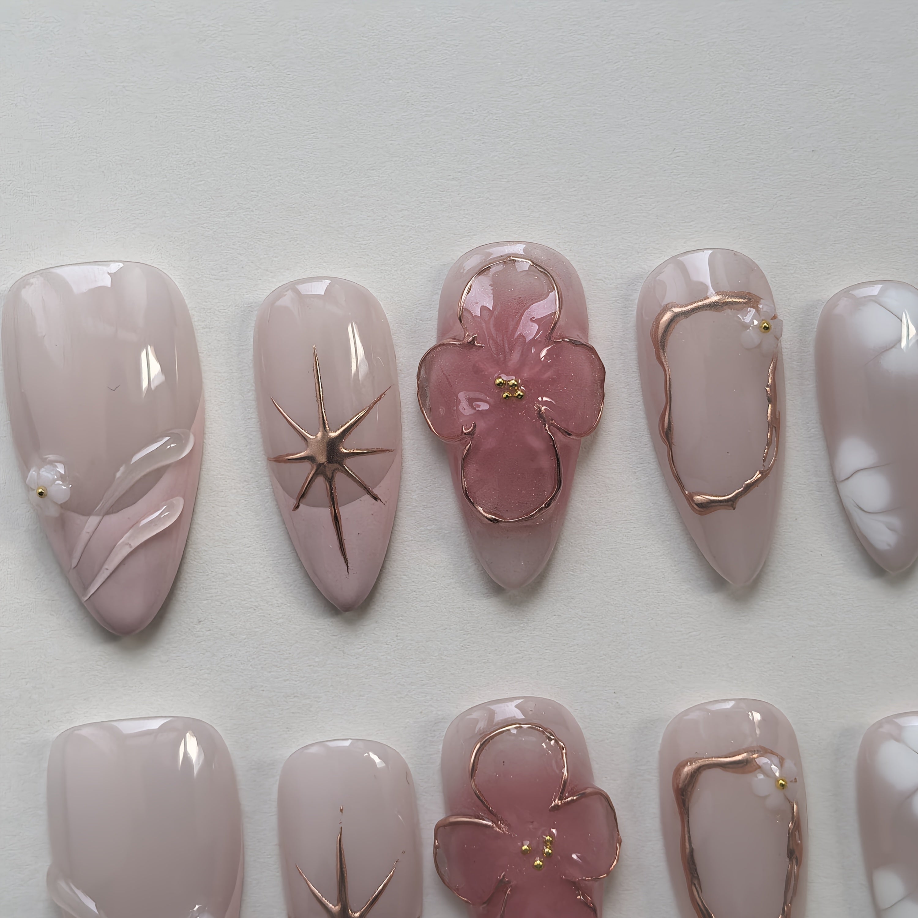 Handmålade 3D Nageldekorer (10-pack)