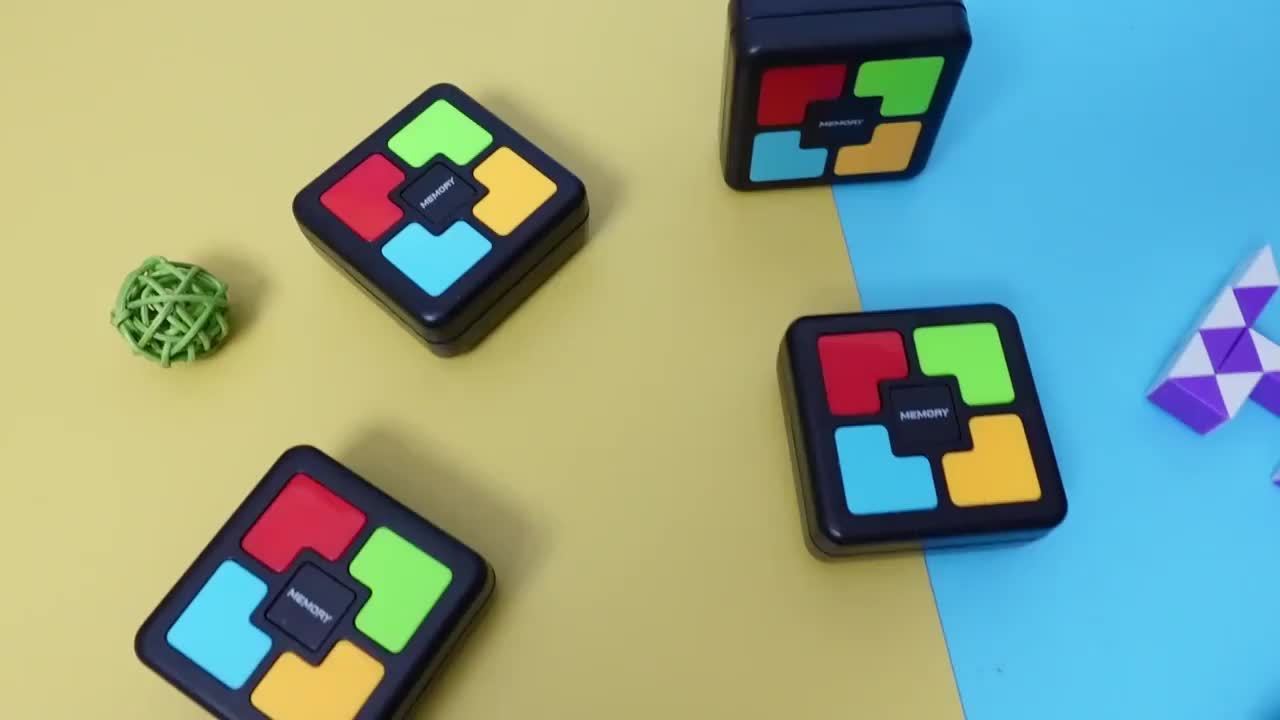 MinnesSpel™ – Handhållet Ljud- och Ljusspel