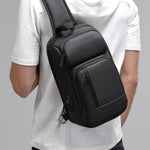 UrbanChest™ – Stilren Herrväska för Vardag & Resa