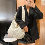 MolnVäska – Mjuk axelväska med stor kapacitet