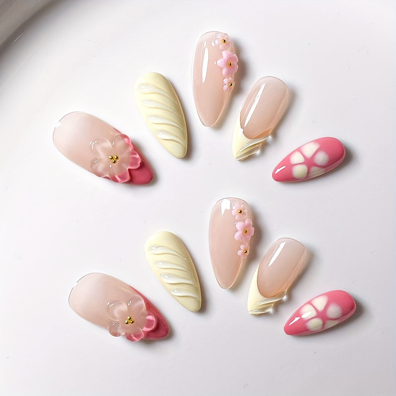 FloraTips™ – Eleganta Mandelnaglar med Blommor & Fjärilar (10-pack)