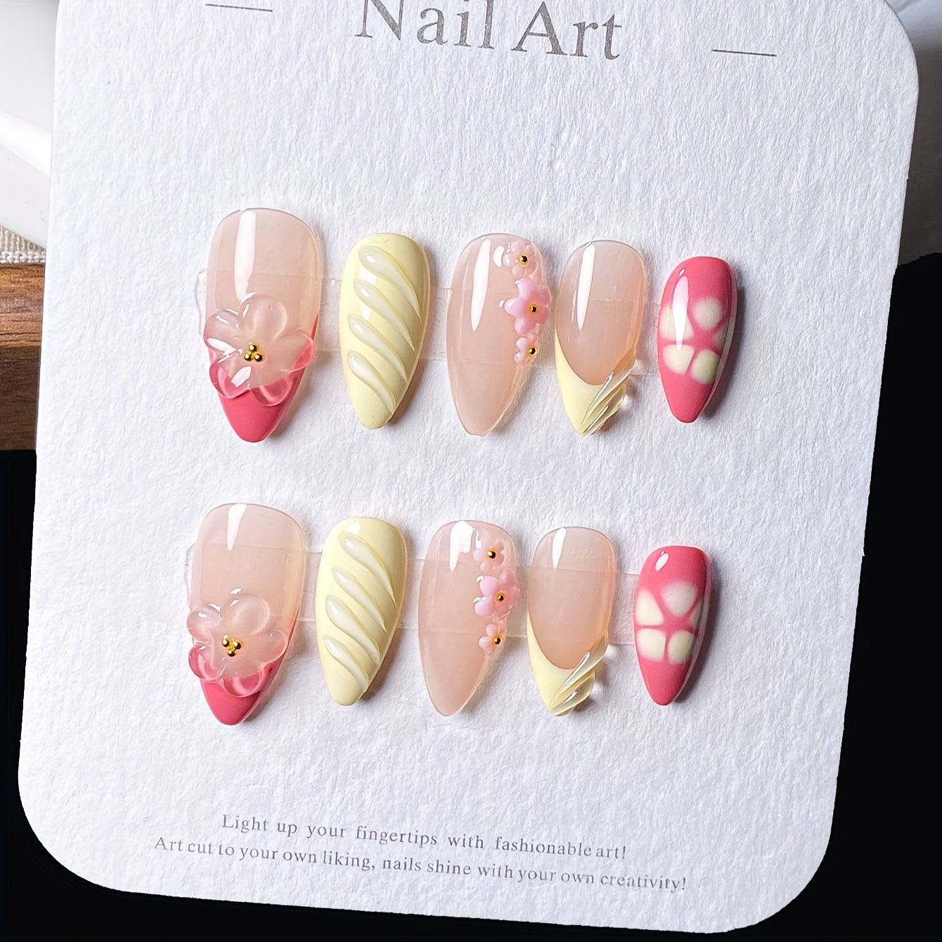 FloraTips™ – Eleganta Mandelnaglar med Blommor & Fjärilar (10-pack)