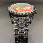 Klocka Johan (herrklocka i guldfärg med röd urtavla, strass & datum)