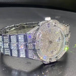 Klocka Stefan (herrklocka i guldfärg med romerska siffror & strassdetaljer)