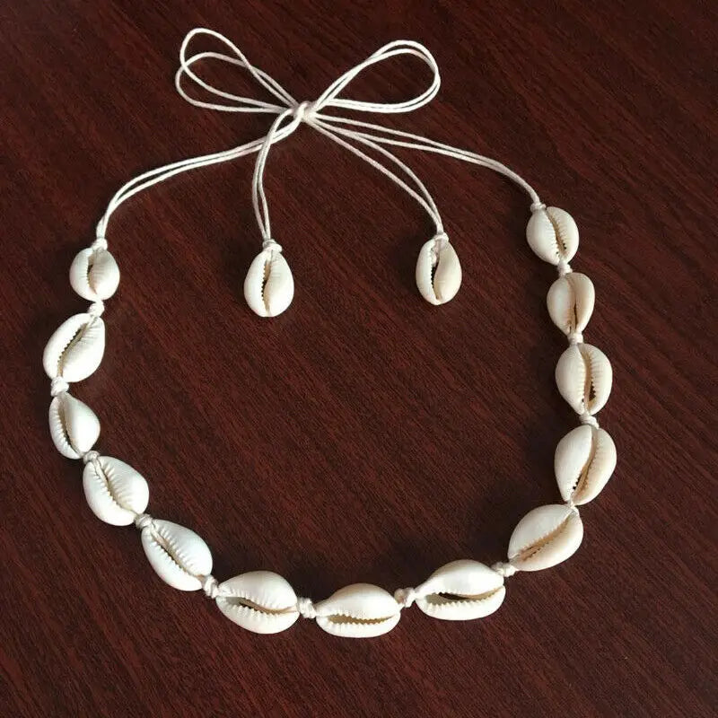 Halsband Alva (strandhalsband med snäckor)
