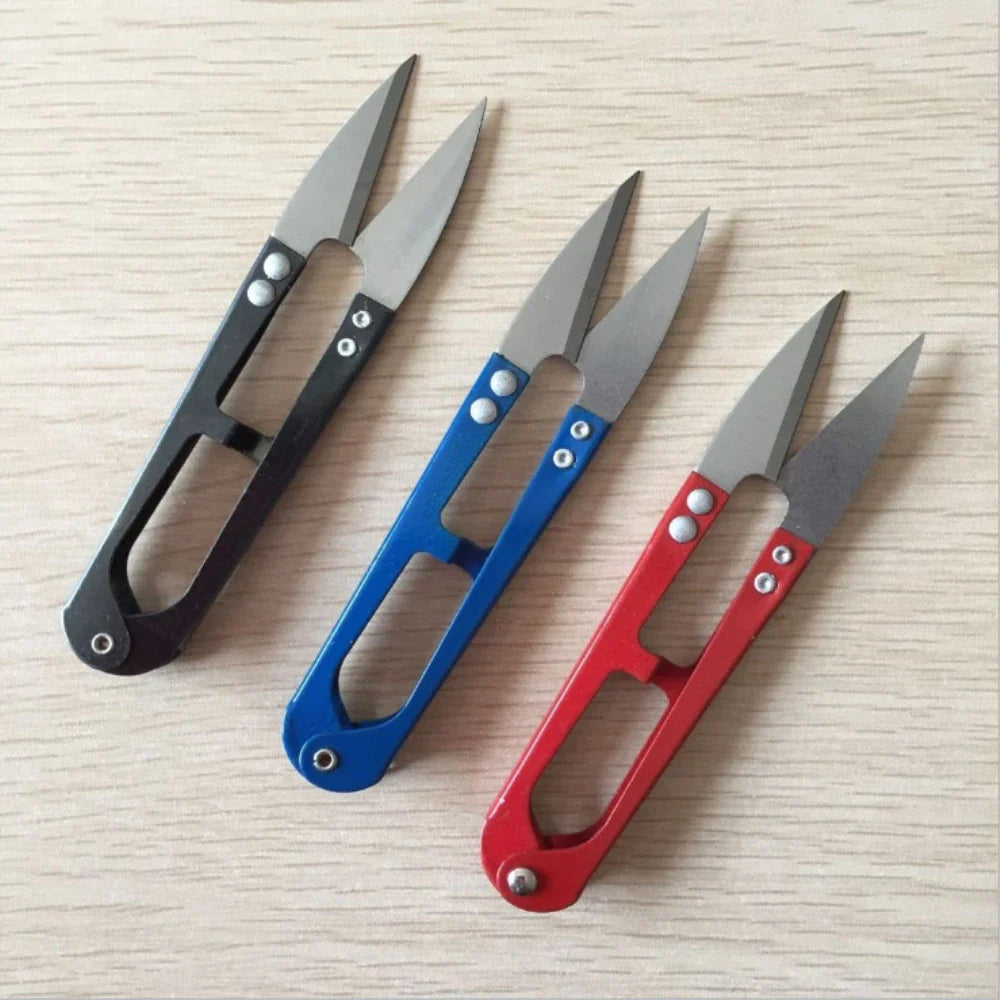 Kalastussakset – pienet U-muotoiset sakset siimalle ja koukulle