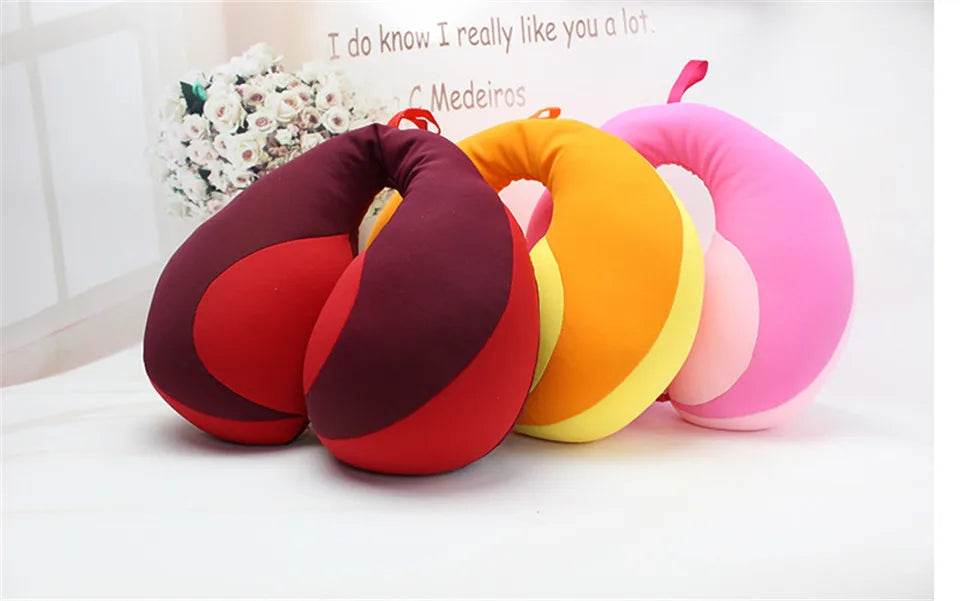 NyföddKudde™ – U-formad Resekudde för Barn i Bil