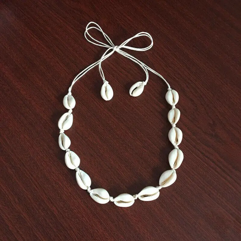 Halsband Alva (strandhalsband med snäckor)
