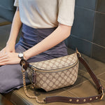 Retro Kvinnotaske™ – Mönstrad Crescent-formad Axelväska