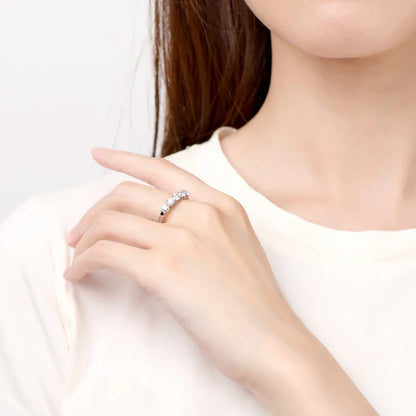 Evighetsring med sten – 4 mm