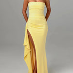 Sommarklänning – axelbandslös festklänning med slits