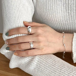 Ring Liv (öppen oregelbunden ring i silverfärg – justerbar design)