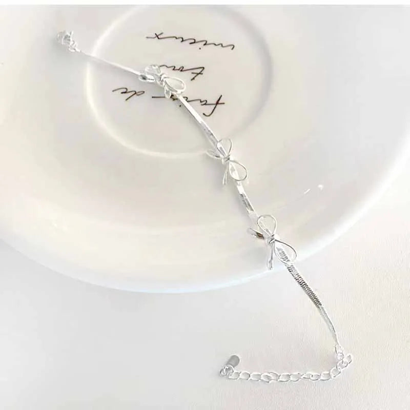 Armband Elise (enkelt armband med rosett & geometrisk design)
