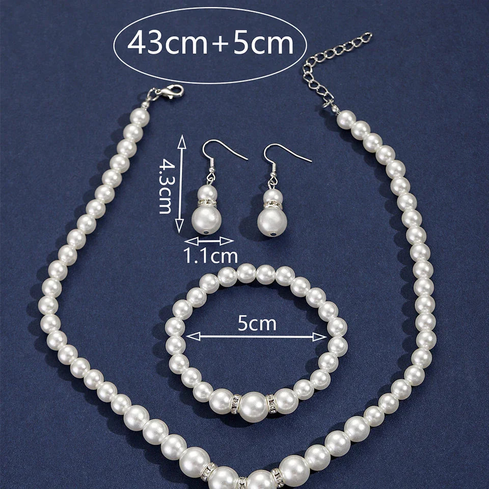 Smyckeset med pärlor – halsband, armband & örhängen