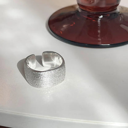 Ring Sanna (handgjord ring med oregelbundna vattendroppar & korsdesign)