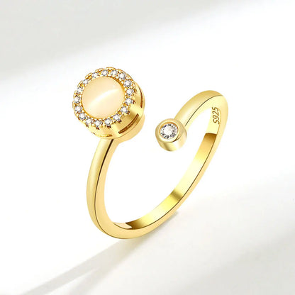 Stjärnring – snurrbar damring med mån- & stjärndetaljer