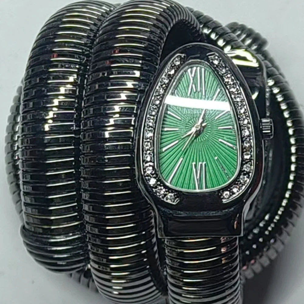 Klocka Helena (damklocka i guldfärg med armband – lyxig stil)