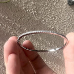Armband Maja (bangle i roséfärg med nitar – stilren design)