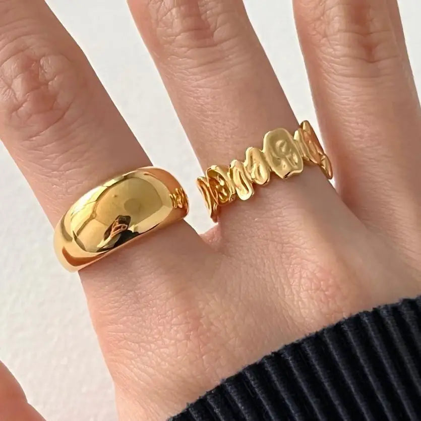 Ring Liv (öppen oregelbunden ring i silverfärg – justerbar design)