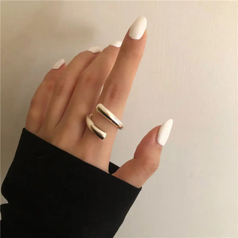 Ring Sanna (handgjord ring med oregelbundna vattendroppar & korsdesign)