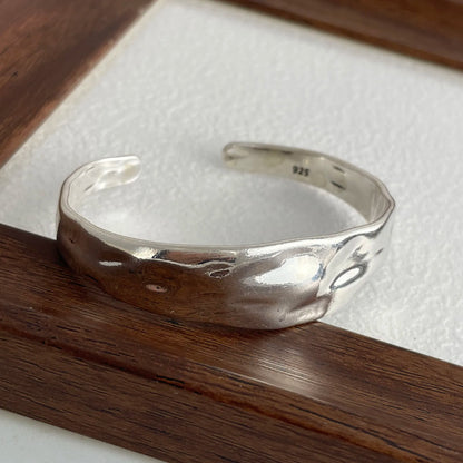 Armband Alma (brett armband i lagerdesign med stjärnor & hänge)
