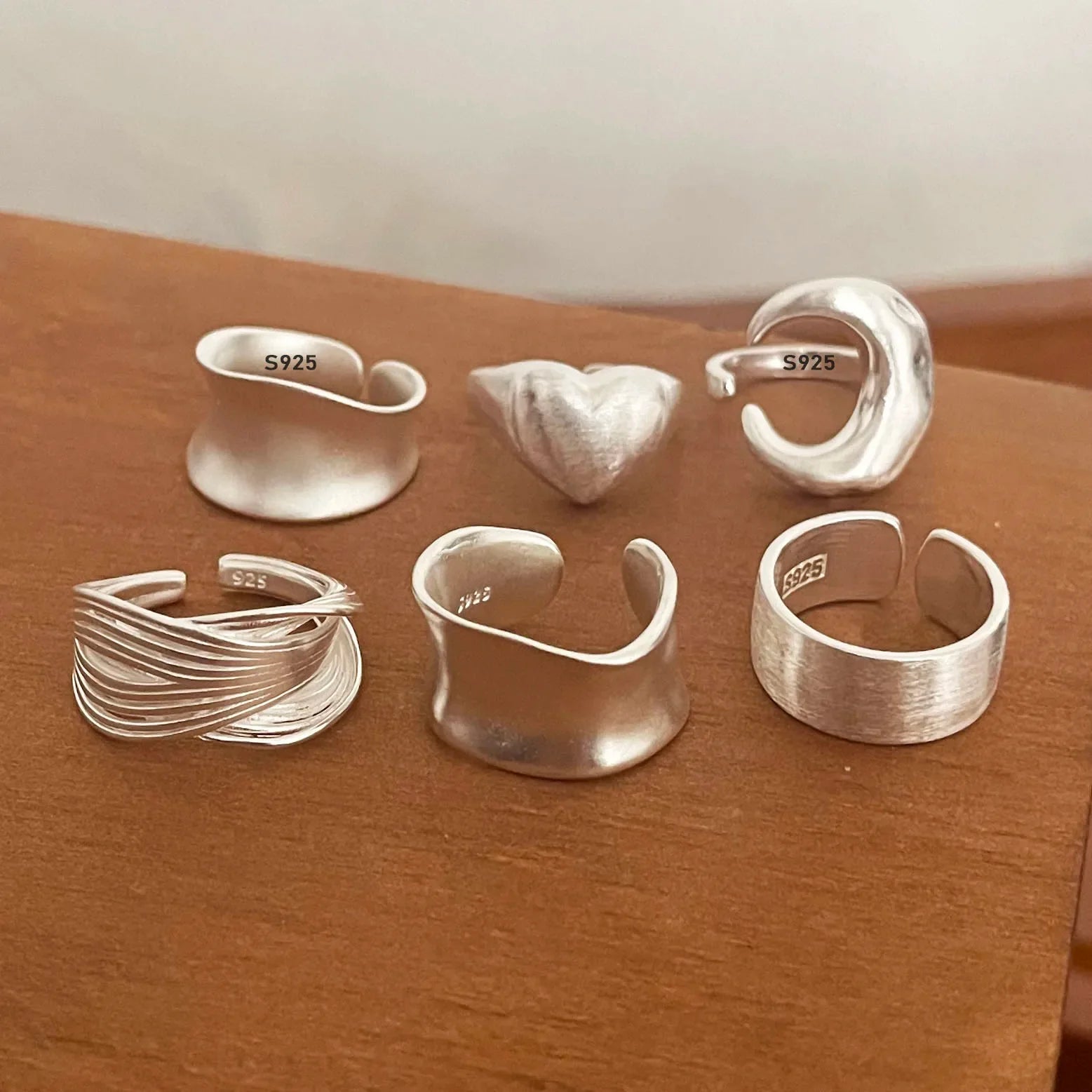 Ringset Astrid (set med bred måndesign i silverfärg – minimalistiskt)