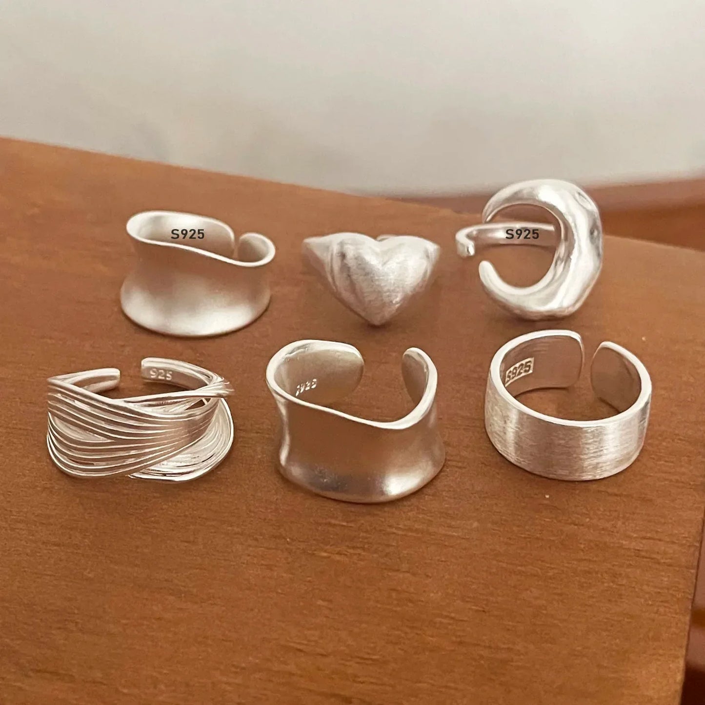Ringset Astrid (set med bred måndesign i silverfärg – minimalistiskt)