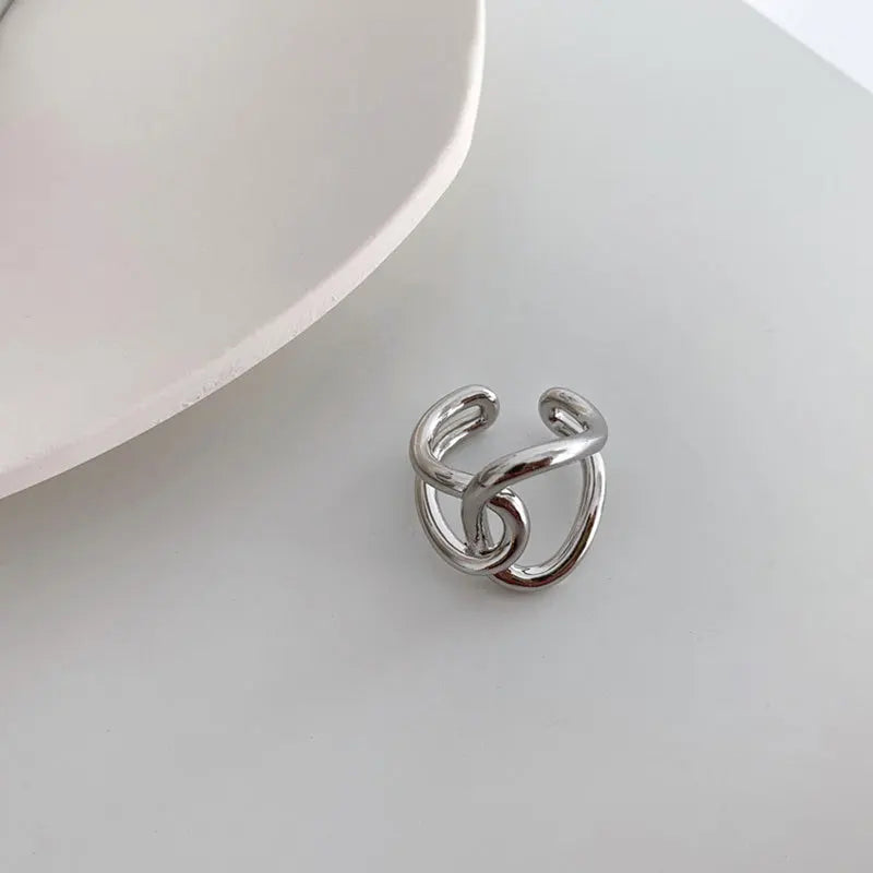 Ring Sanna (handgjord ring med oregelbundna vattendroppar & korsdesign)