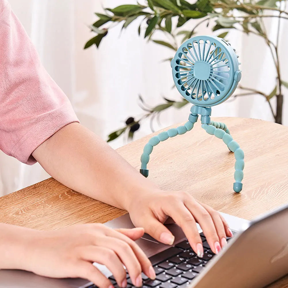 Minituuletin jalustalla – USB- ja akkukäyttöinen rattaisiin ja turvaistuimeen