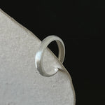 Ring Sanna (handgjord ring med oregelbundna vattendroppar & korsdesign)