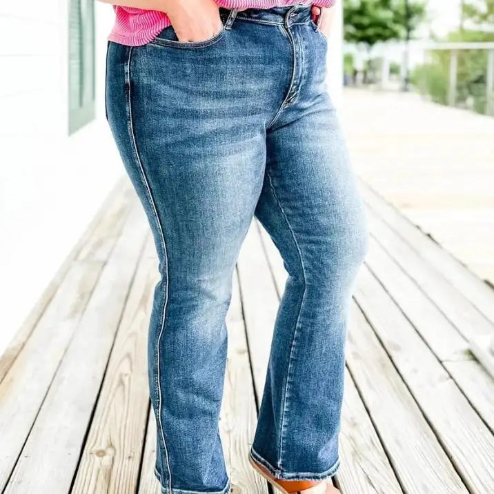 StretchJeans™ – Korkeavyötäröiset siniset farkut pehmeällä istuvuudella