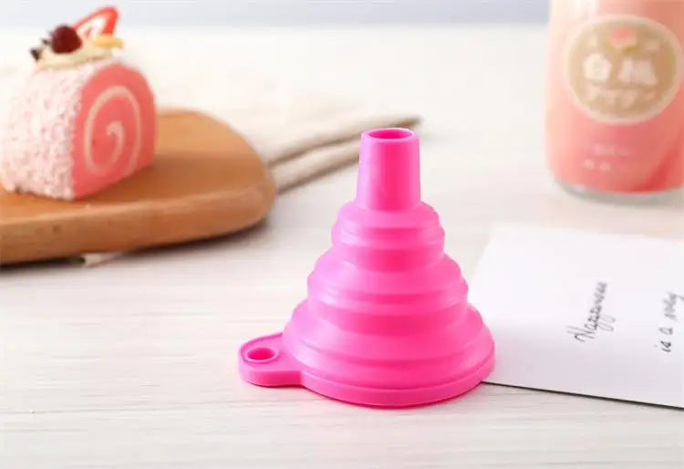 Hopfällbar tratt silikon – praktiskt köksredskap i rött