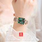 Klocka Karolina (damklocka i stål med kalender & vattenskydd)