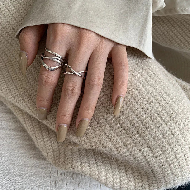 Ring Sanna (handgjord ring med oregelbundna vattendroppar & korsdesign)